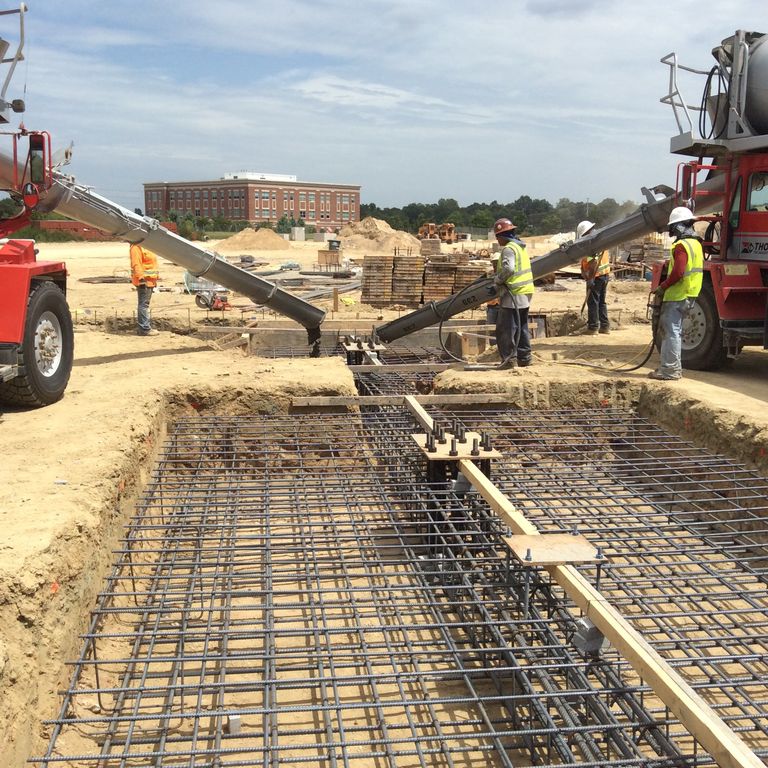 foundation pour